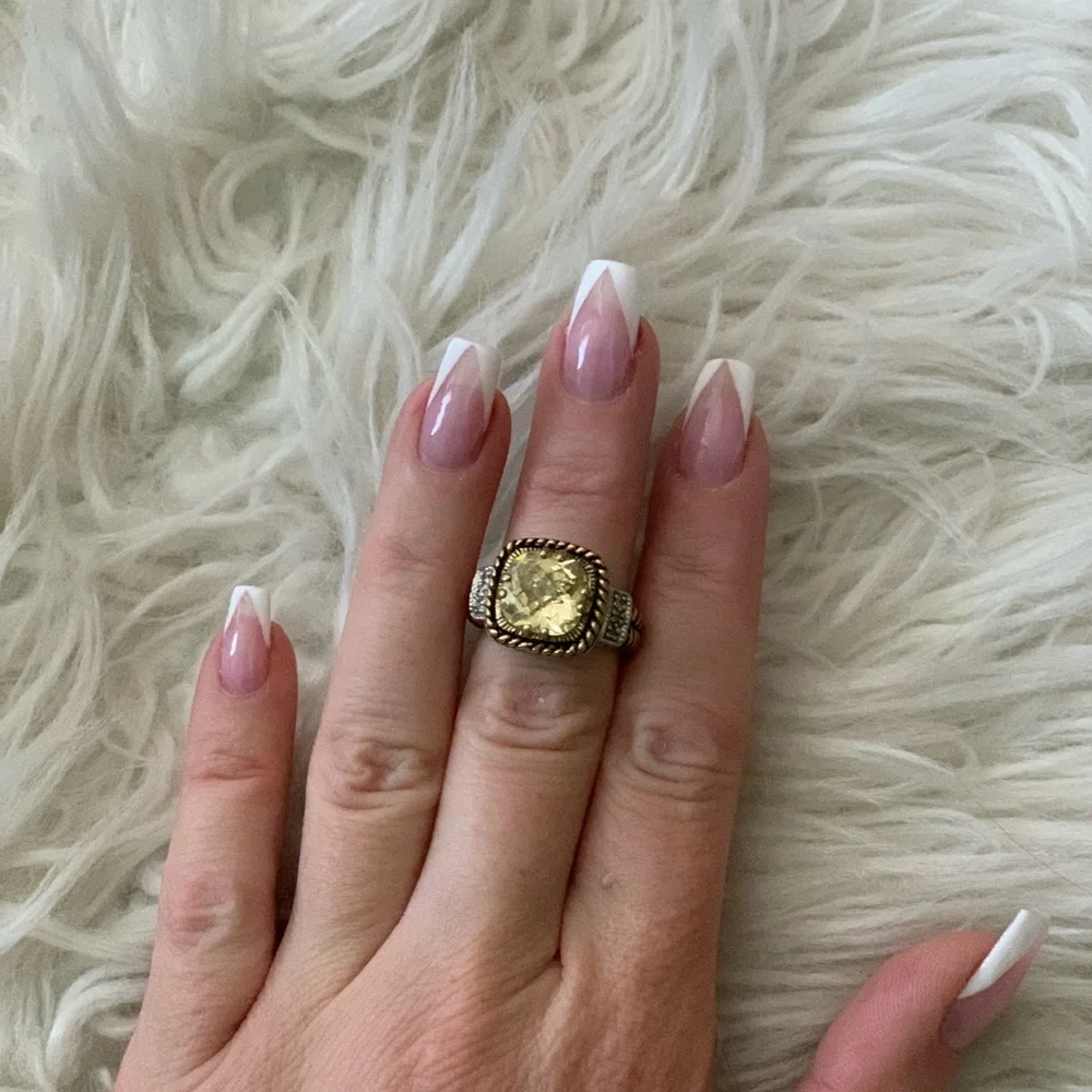 Beautiful ring! - Picture 1 of 3
